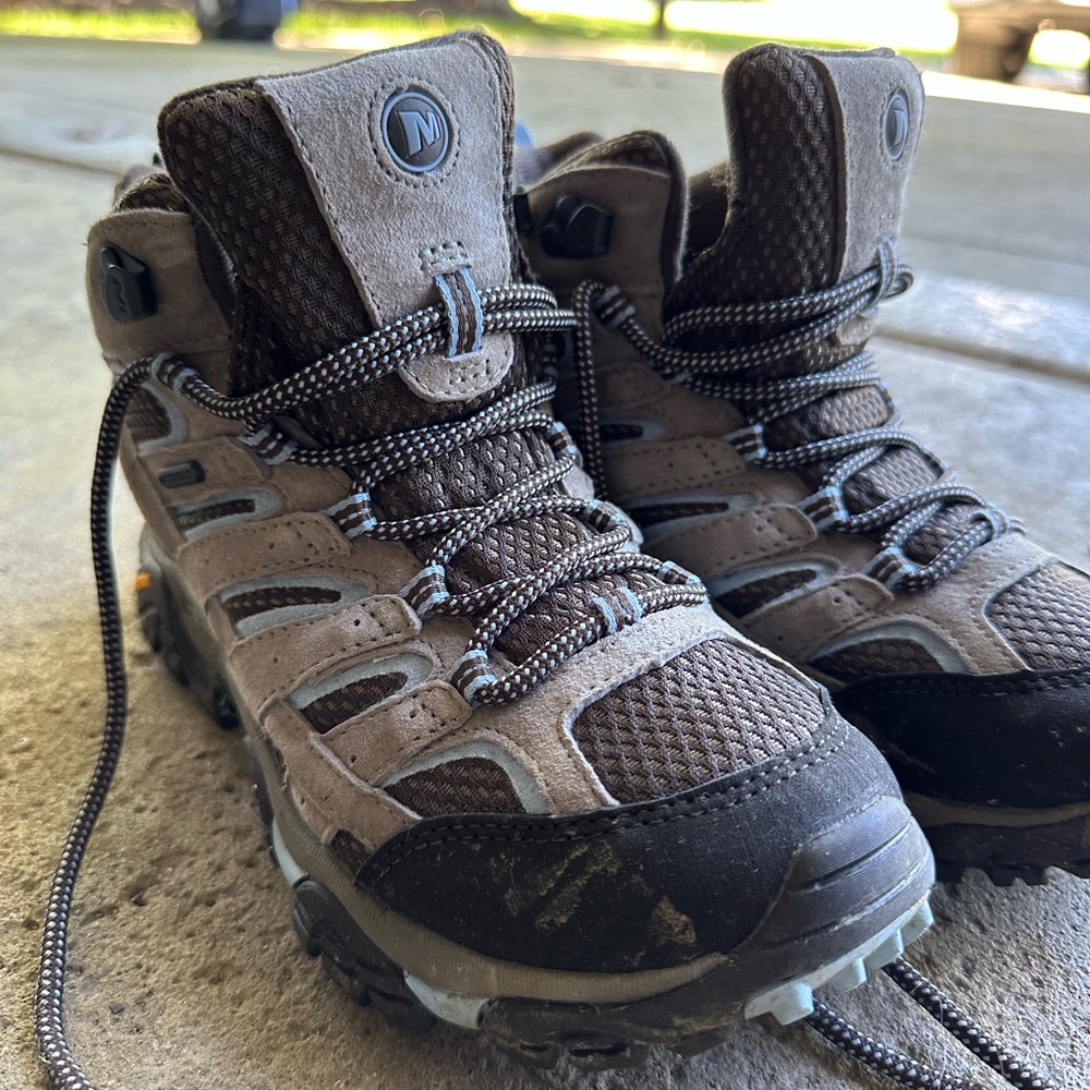 MERRELL Women’s Hiking Boots 6.5